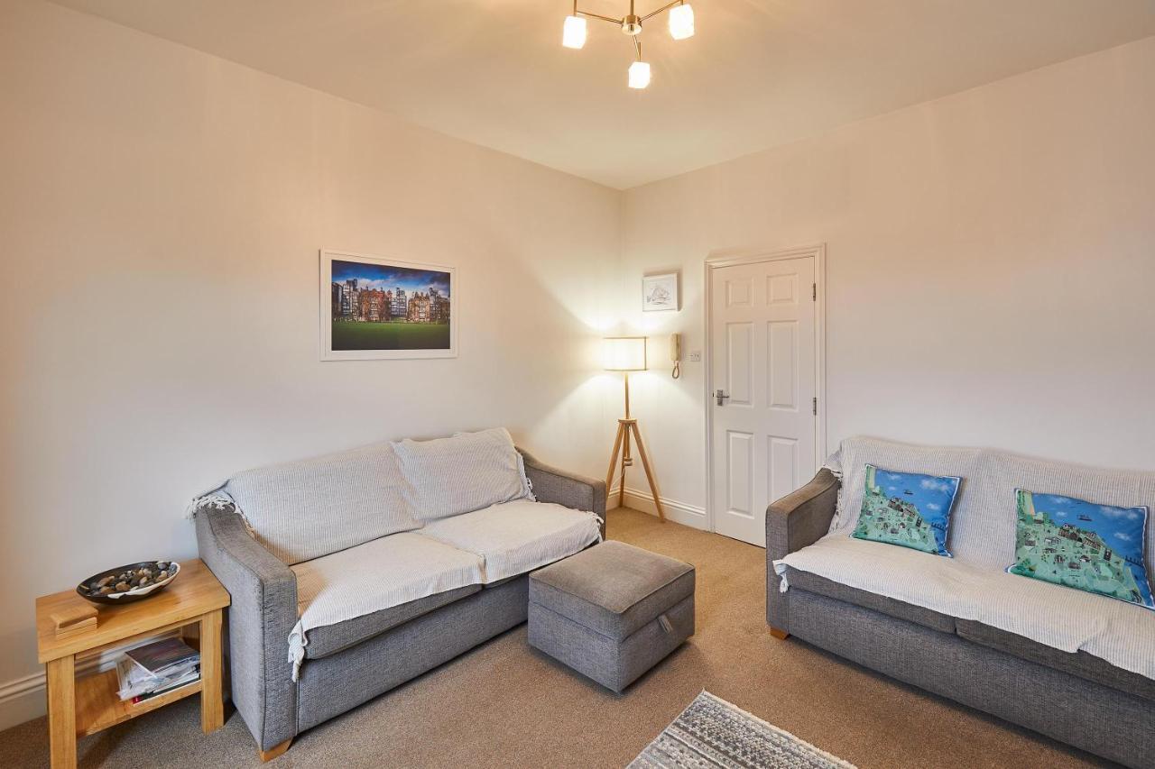 Host & Stay - Fox'S Hideout Whitby Extérieur photo